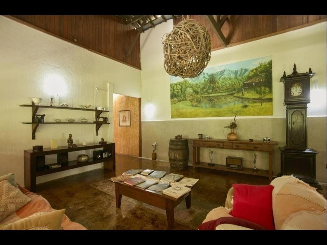 Folhas Casa Branca